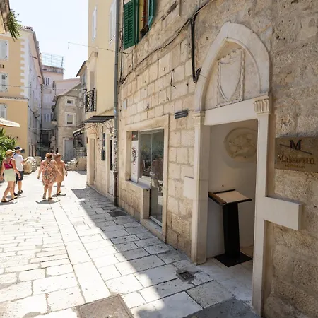 Toni Old Center Appartement *